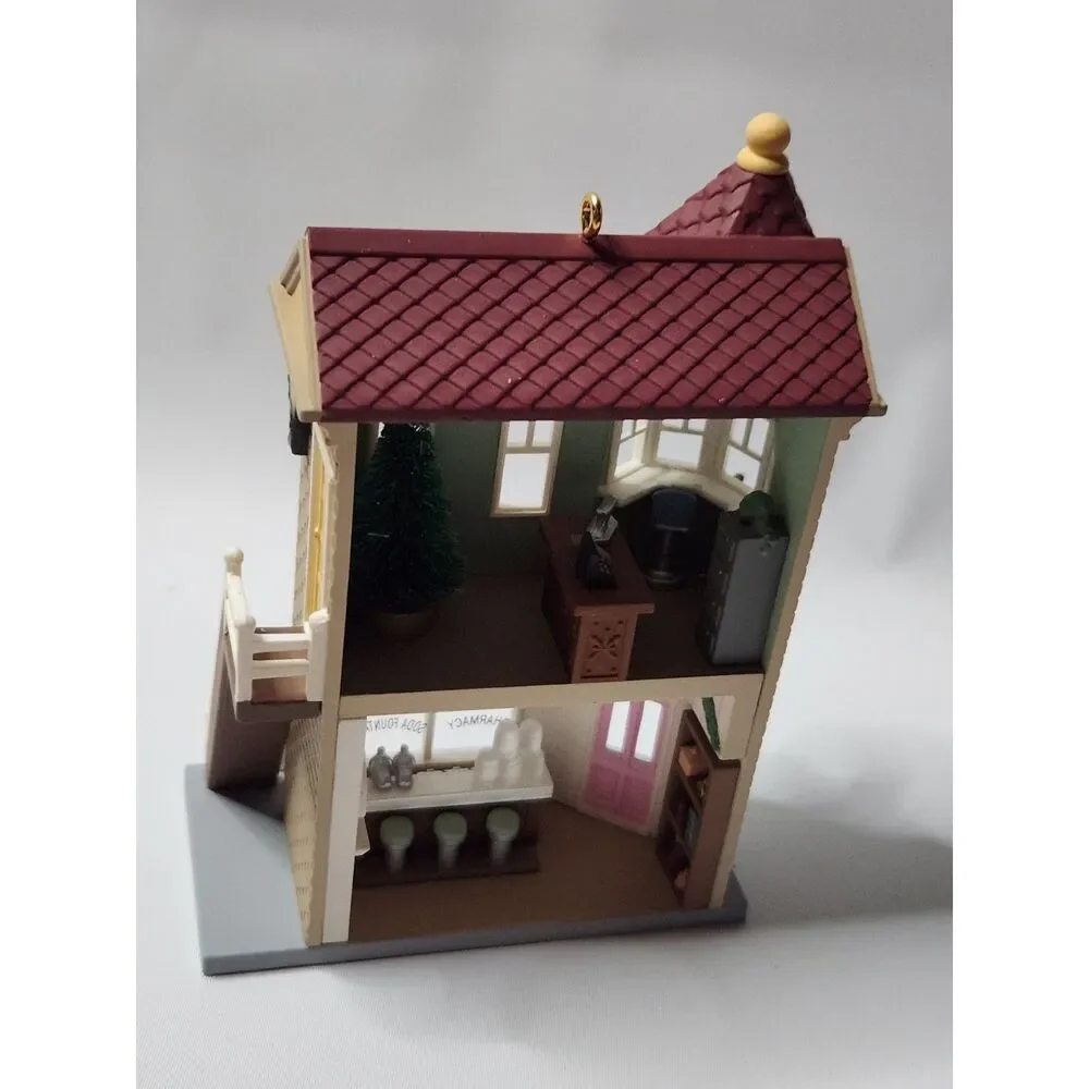 Hallmark Keepsake Ornament – Neighborhood Drugstore (1994, Collector’s Series)